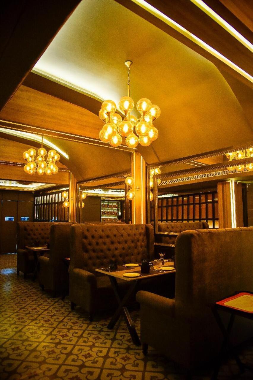 Dng The Grand Hotel Κανπούρ Εξωτερικό φωτογραφία