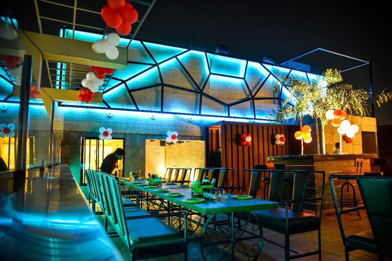 Dng The Grand Hotel Κανπούρ Εξωτερικό φωτογραφία
