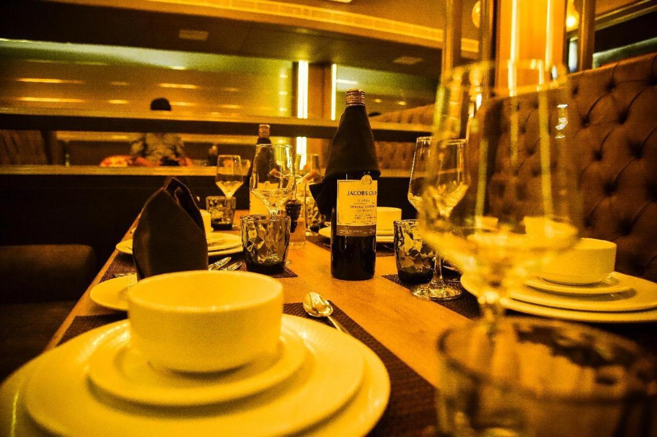 Dng The Grand Hotel Κανπούρ Εξωτερικό φωτογραφία