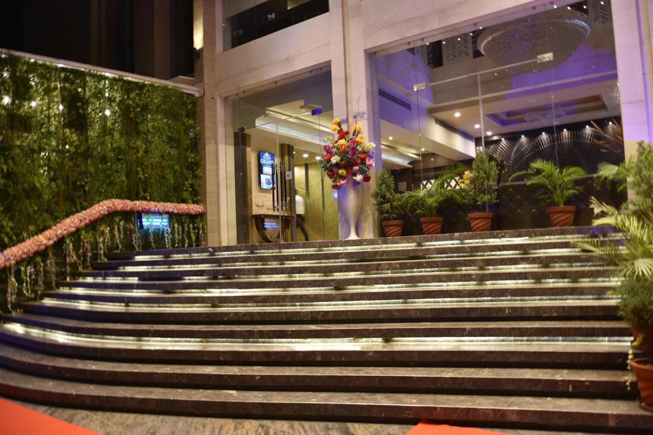 Dng The Grand Hotel Κανπούρ Εξωτερικό φωτογραφία